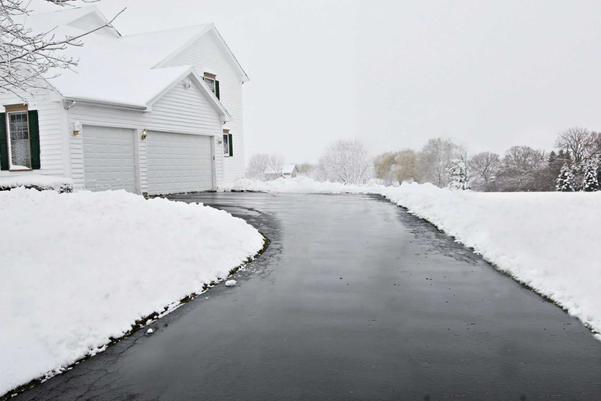 Residential Snow Removal find the best services in Canada when snow